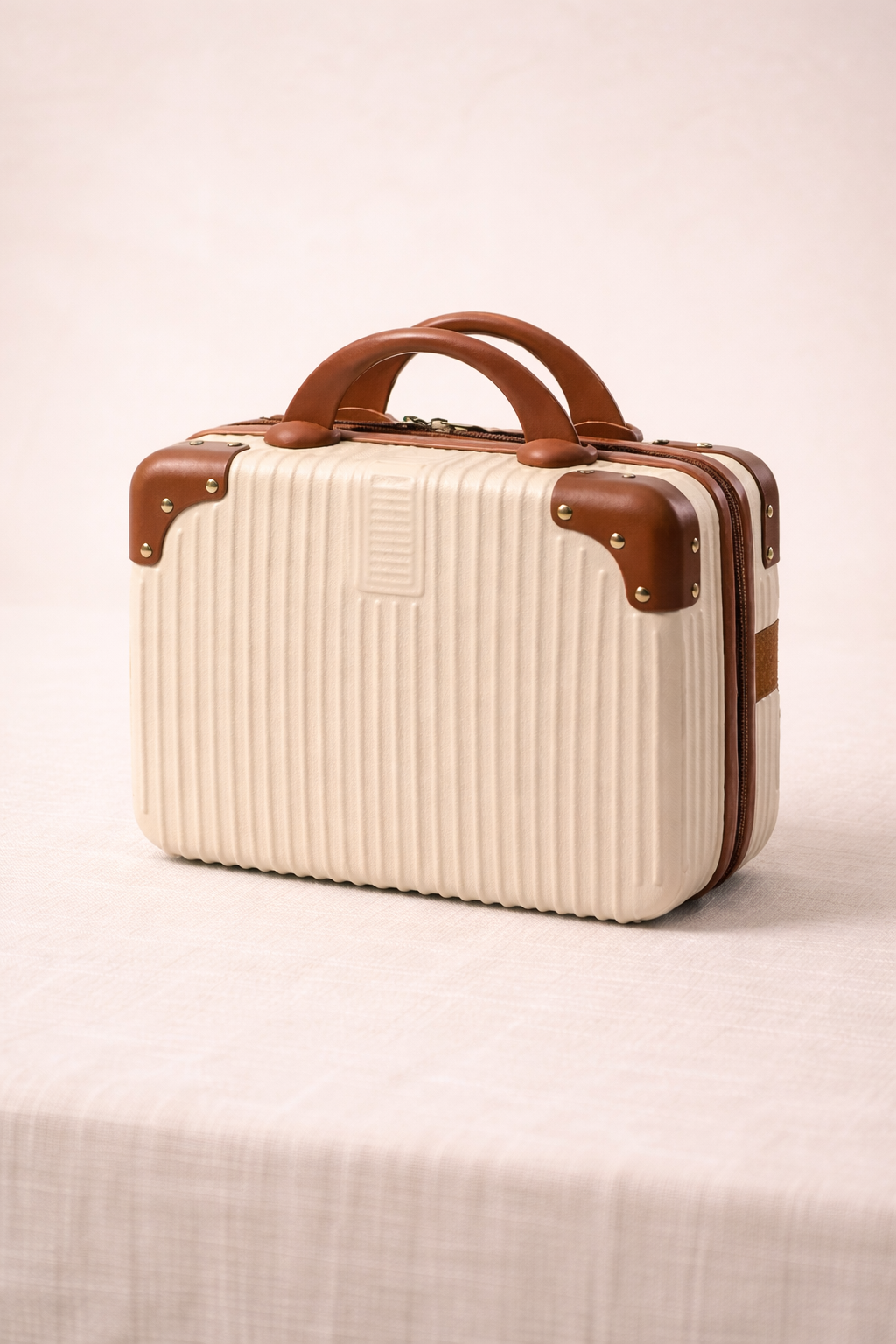 The Riviera Vanity Case